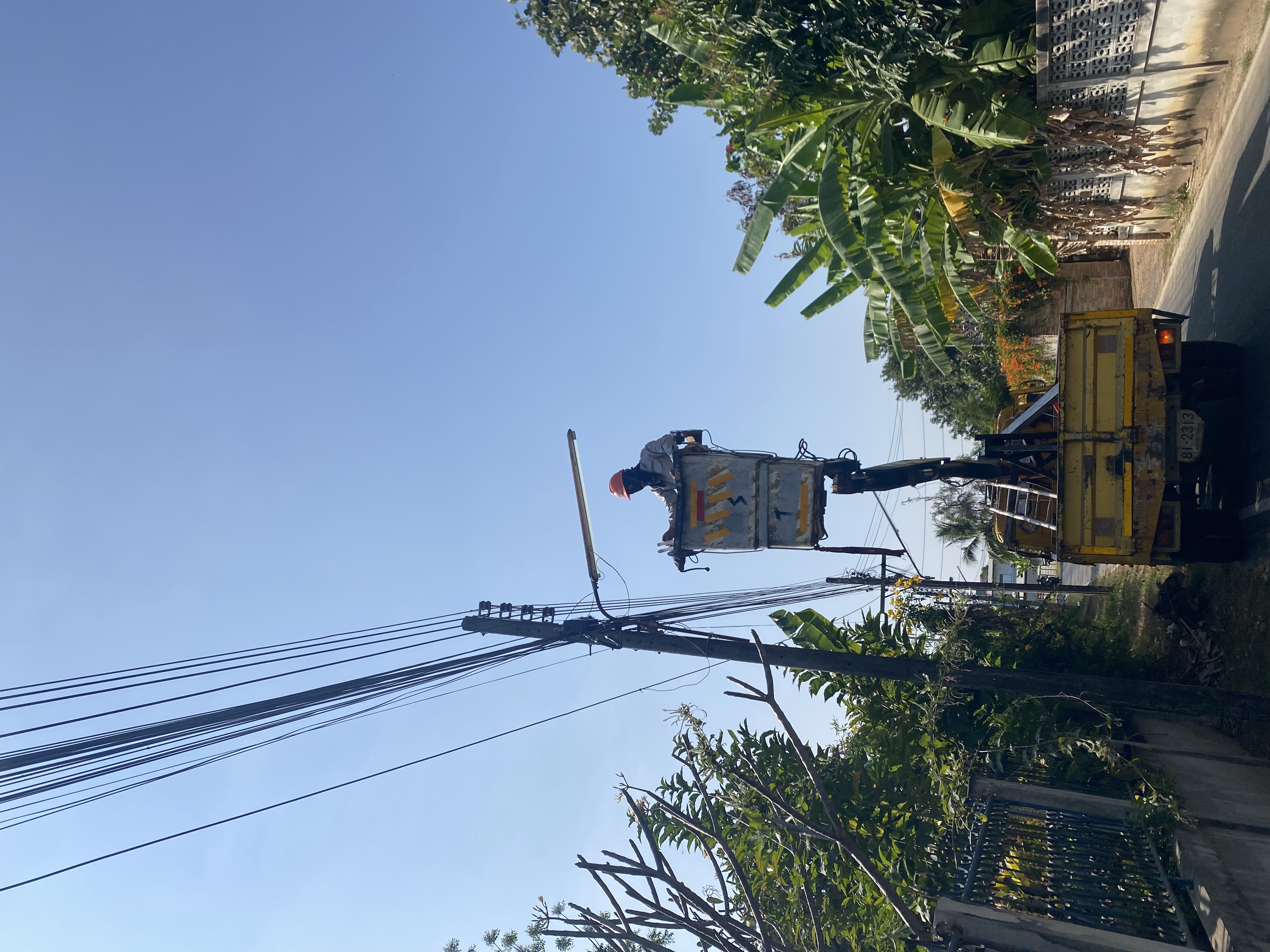 ภาพประกอบ: ไฟฟ้าสาธารณะดับ