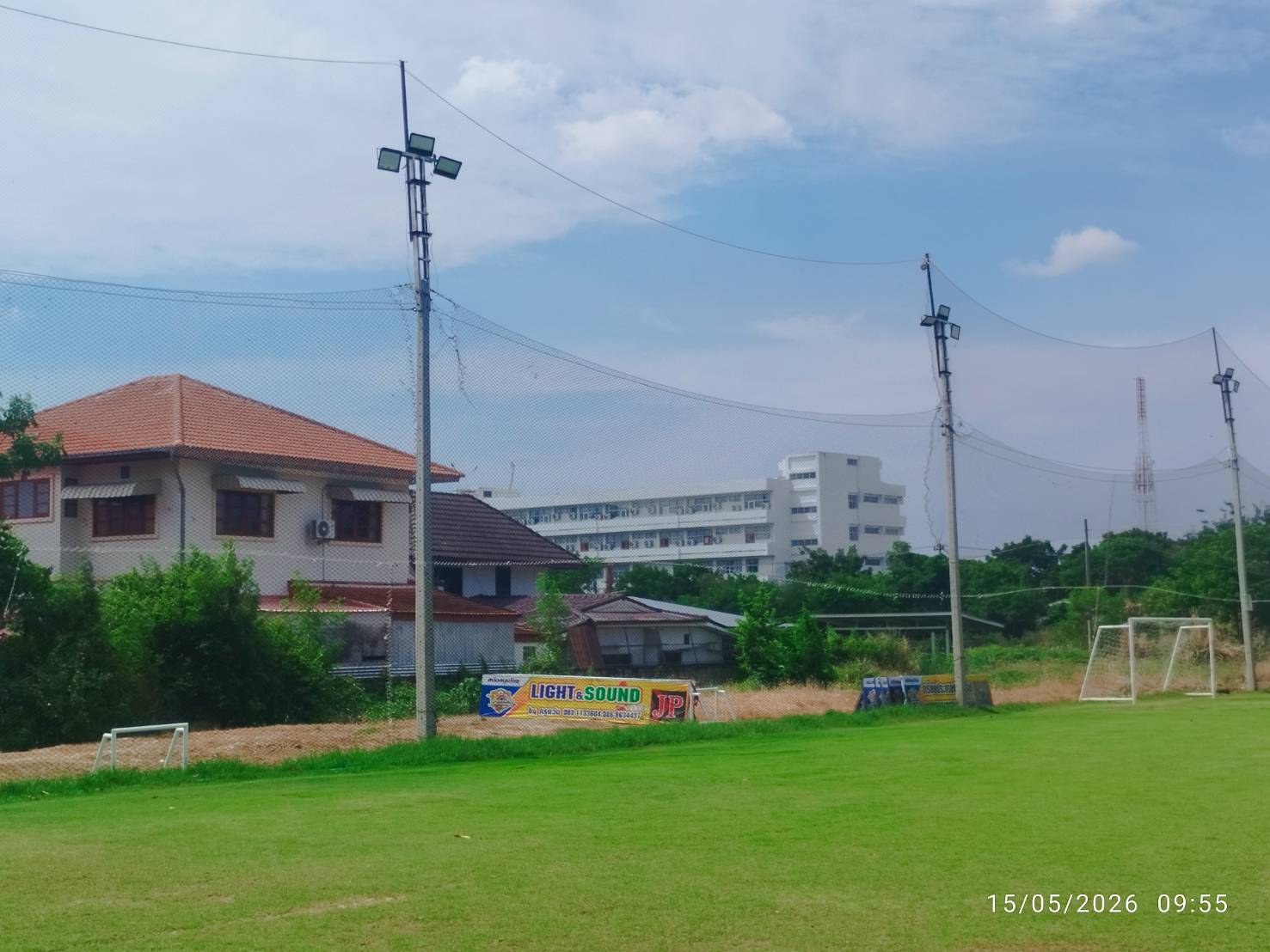 10582